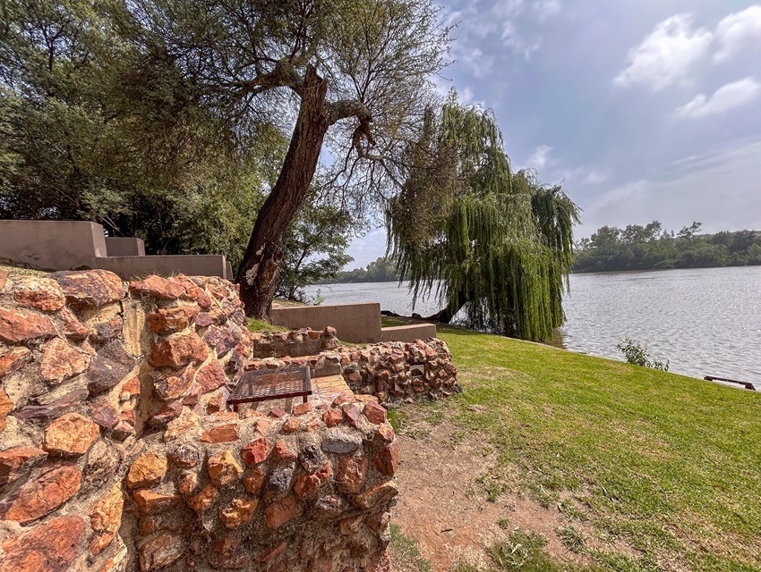 Commercial Property for Sale in Lindequesdrif North West